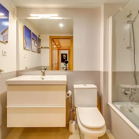 Vivalidays Alicia - Fenals - Apartment Lloret de Mar